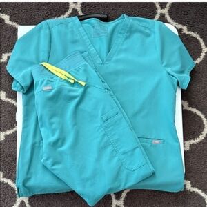 Figs Cactus Scrub Set with Yellow Accent